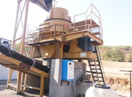 石料厂投入使用制砂机设备将会为其带来众多的客户以及利润